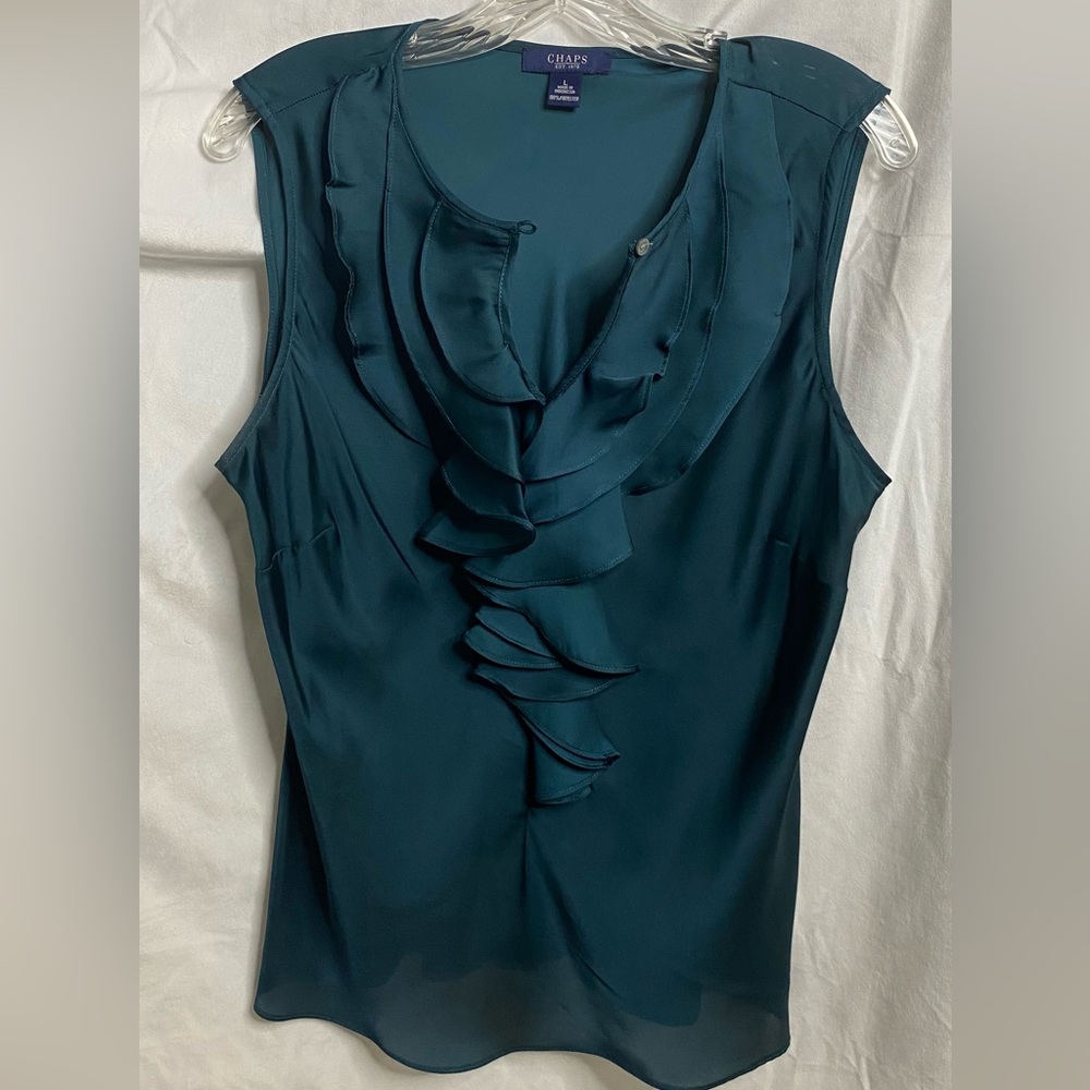 CHAPS - sleeveless polyester ruffle collar blouse.
